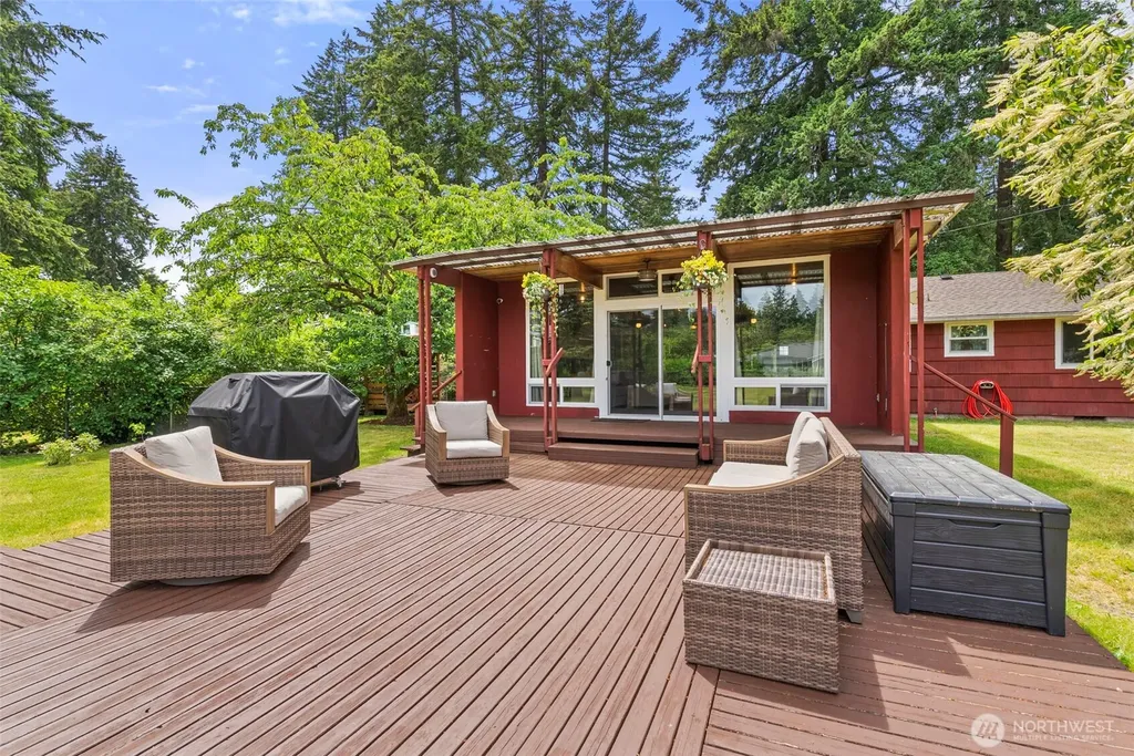 12423 Lake City Boulevard Lakewood WA 98498