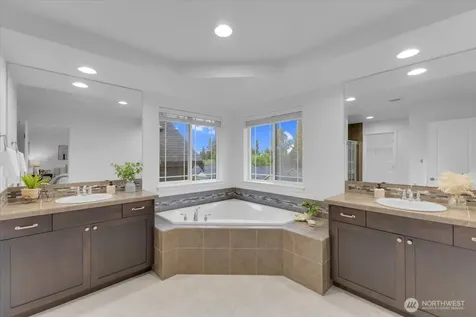 20704 2nd Avenue W Lynnwood WA 98036
