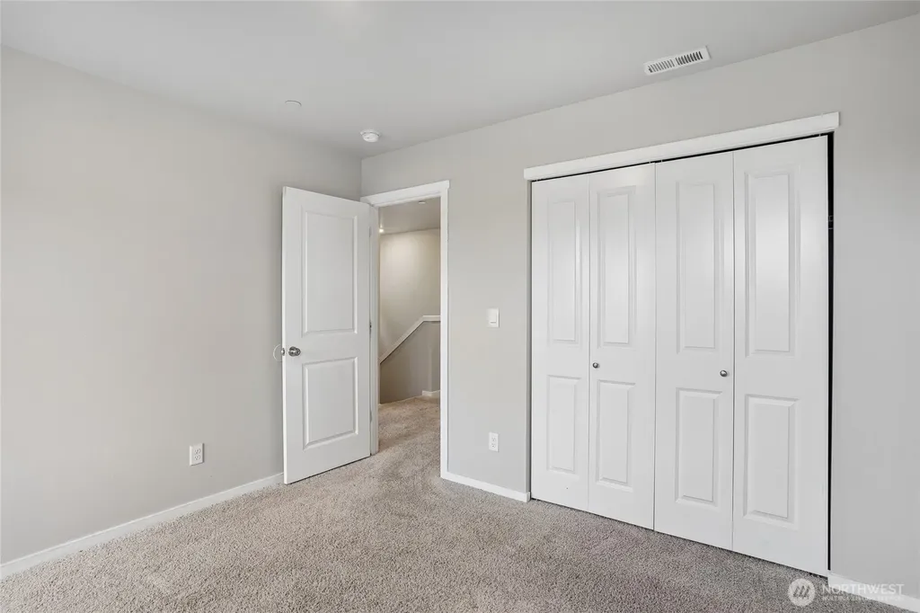 18772 Lipoma Place E Puyallup WA 98374