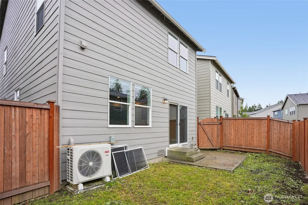 18772 Lipoma Place E Puyallup WA 98374