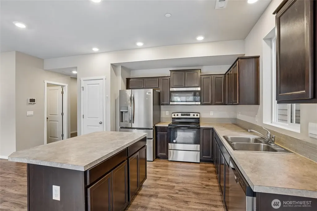 18772 Lipoma Place E Puyallup WA 98374