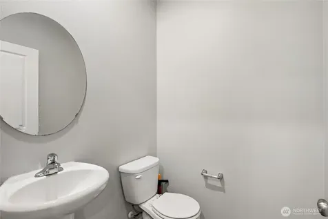 18772 Lipoma Place E Puyallup WA 98374