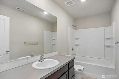 18772 Lipoma Place E Puyallup WA 98374