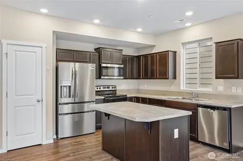 18772 Lipoma Place E Puyallup WA 98374