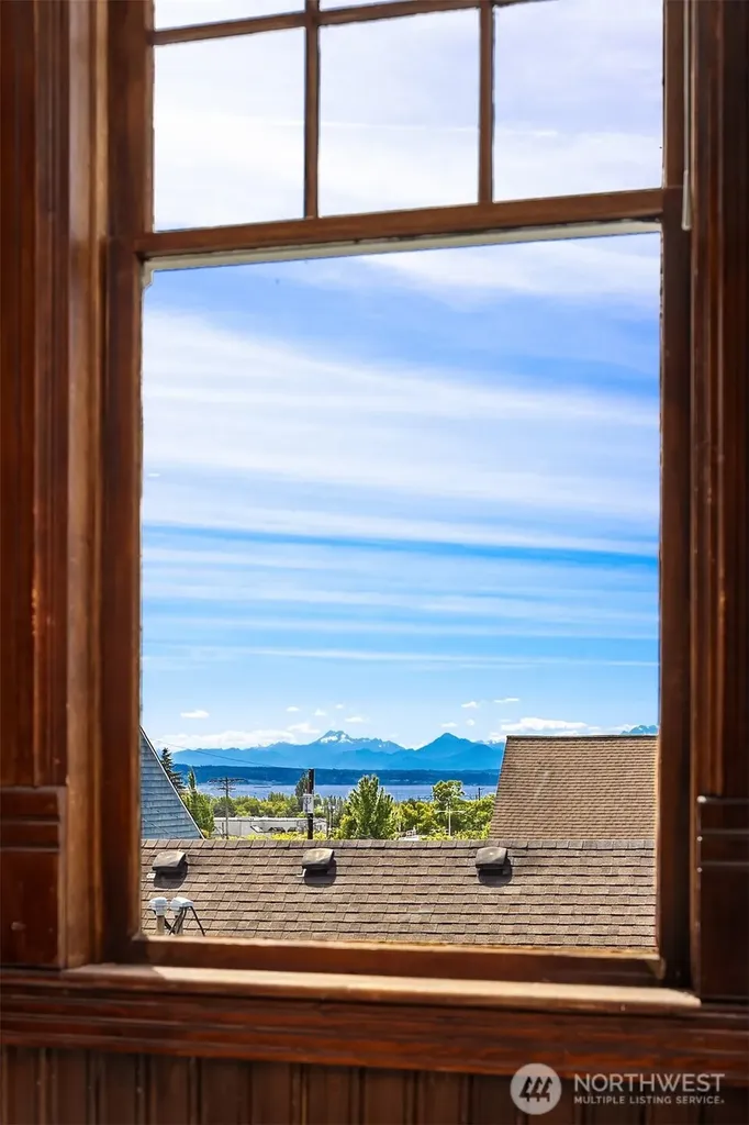 542 Main Street Edmonds WA 98020