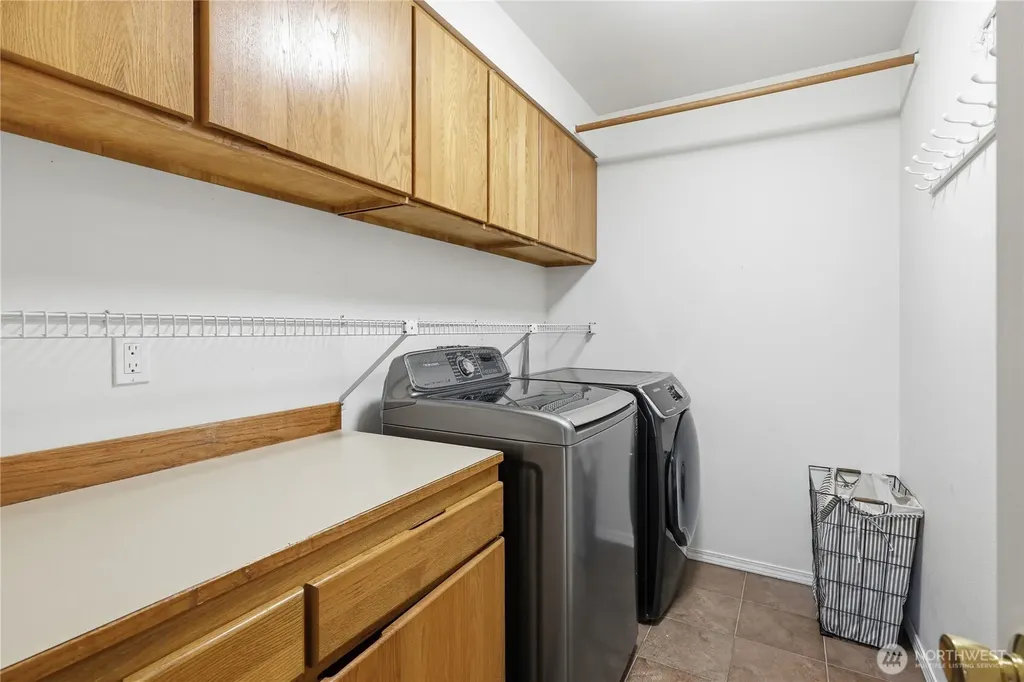 19555 23rd Avenue NE Poulsbo WA 98370