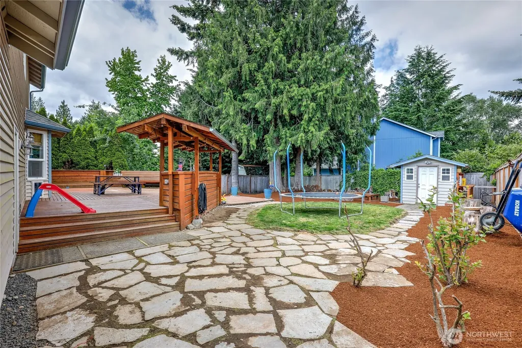 19555 23rd Avenue NE Poulsbo WA 98370