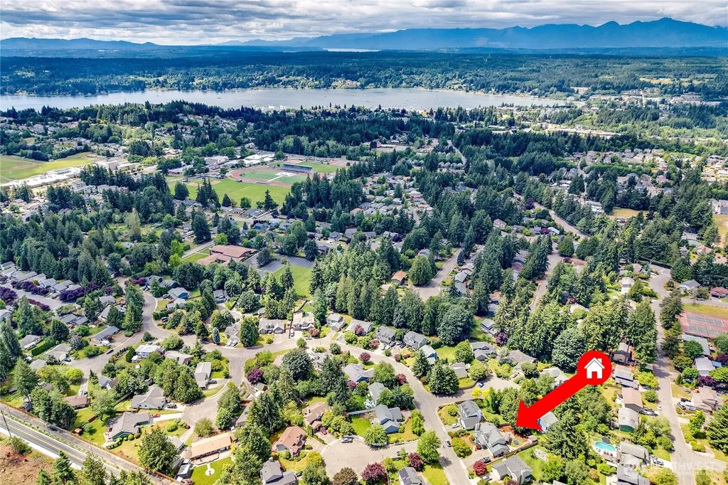 19555 23rd Avenue NE Poulsbo WA 98370
