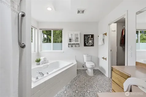19555 23rd Avenue NE Poulsbo WA 98370