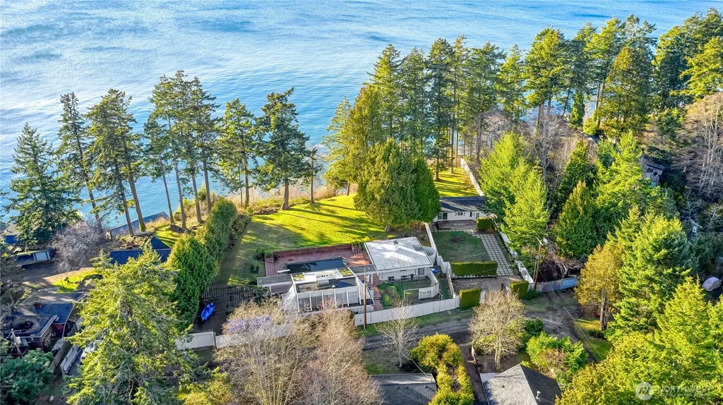 345 Gulf View Crescent Point Roberts WA 98281