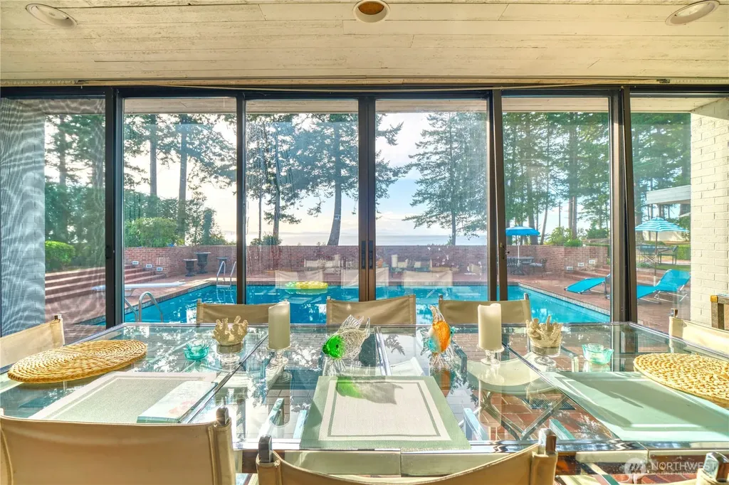 345 Gulf View Crescent Point Roberts WA 98281