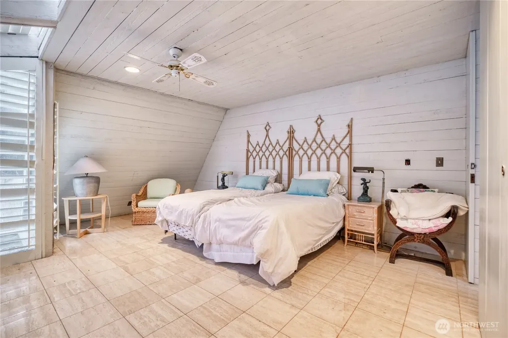 345 Gulf View Crescent Point Roberts WA 98281