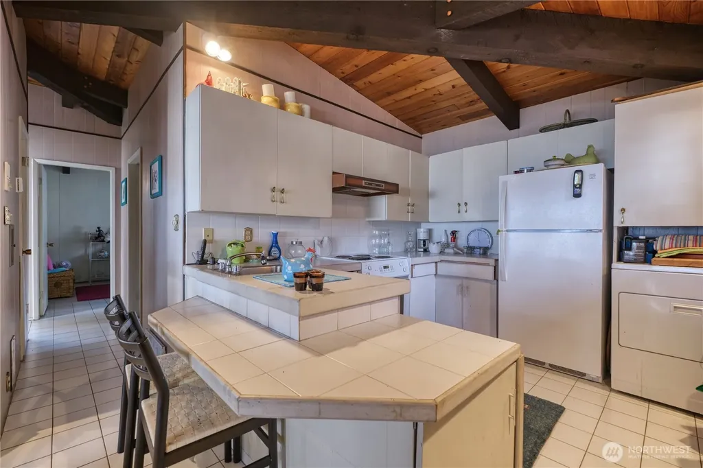 345 Gulf View Crescent Point Roberts WA 98281
