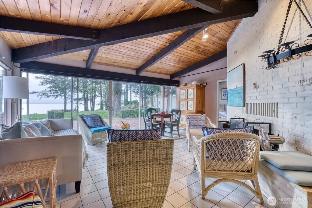 345 Gulf View Crescent Point Roberts WA 98281