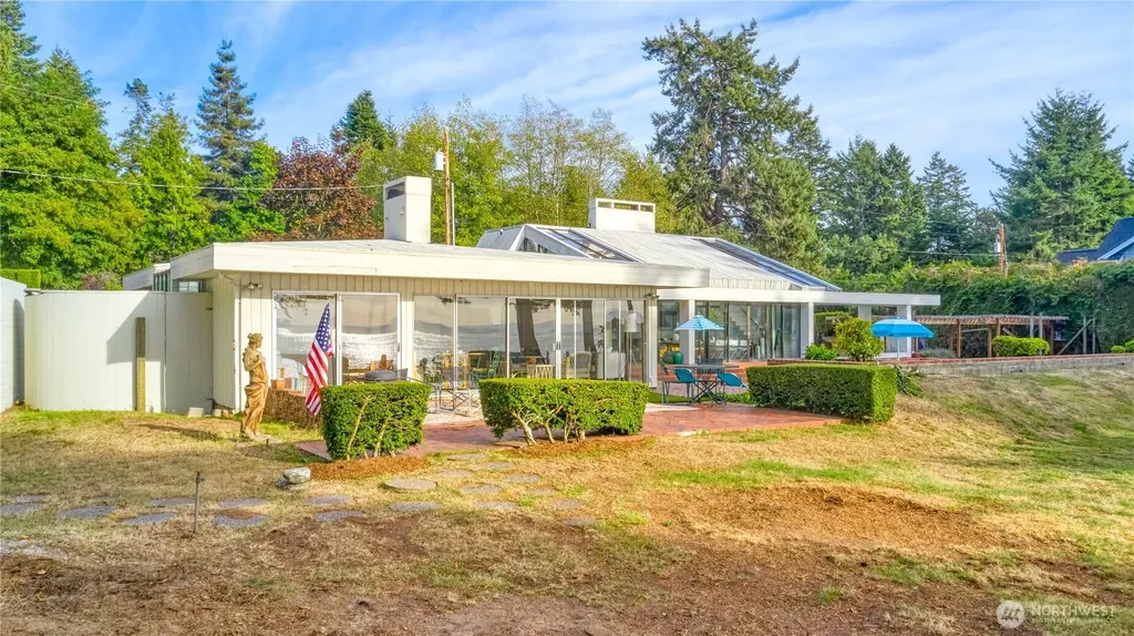 345 Gulf View Crescent Point Roberts WA 98281
