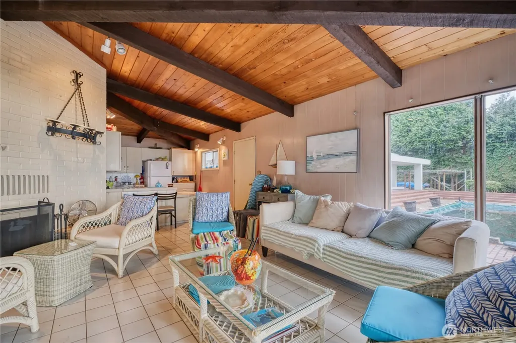 345 Gulf View Crescent Point Roberts WA 98281