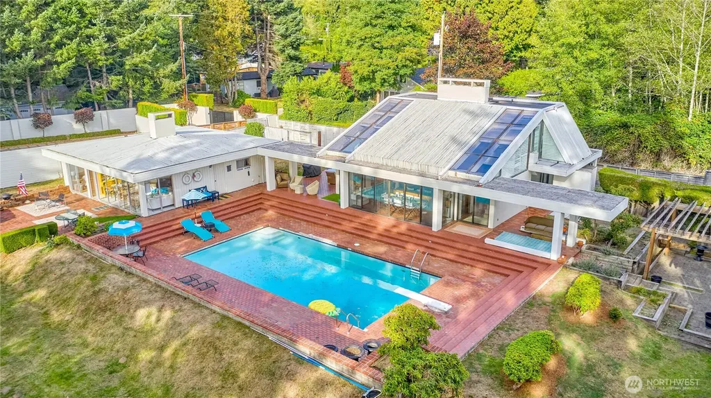 345 Gulf View Crescent Point Roberts WA 98281