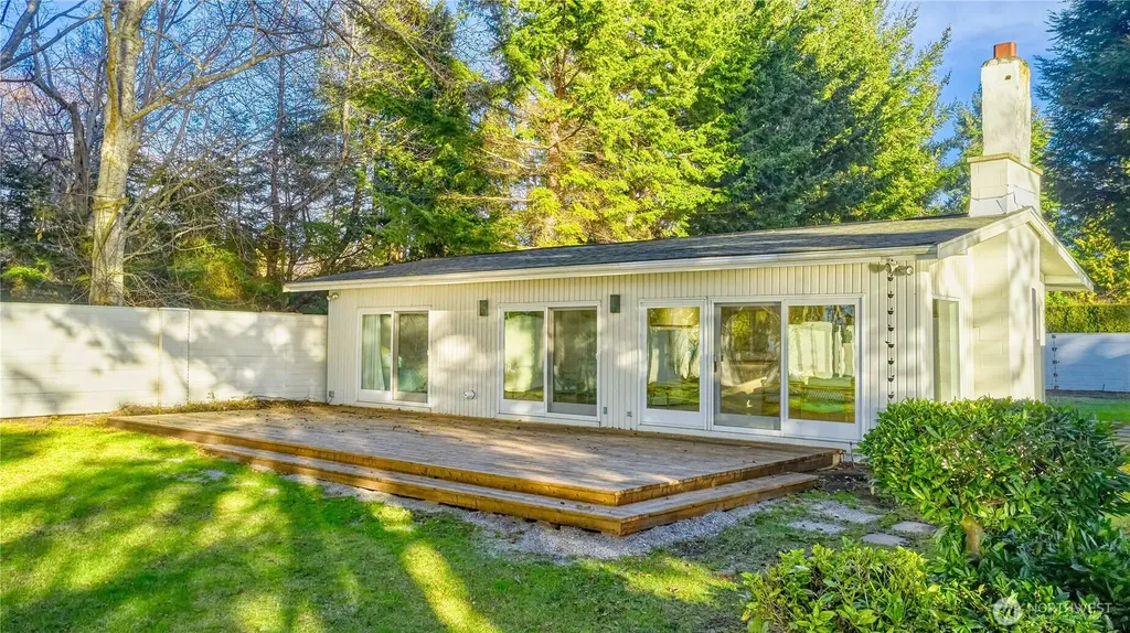 345 Gulf View Crescent Point Roberts WA 98281