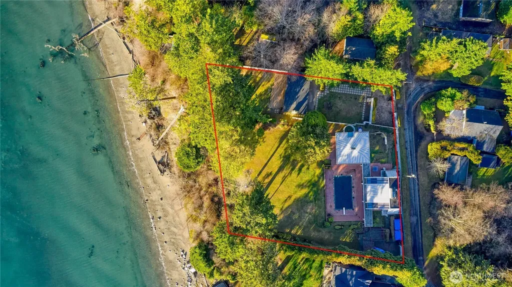 345 Gulf View Crescent Point Roberts WA 98281