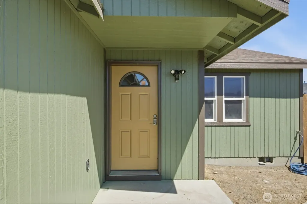 709 N Paxson Drive Moses Lake WA 98837