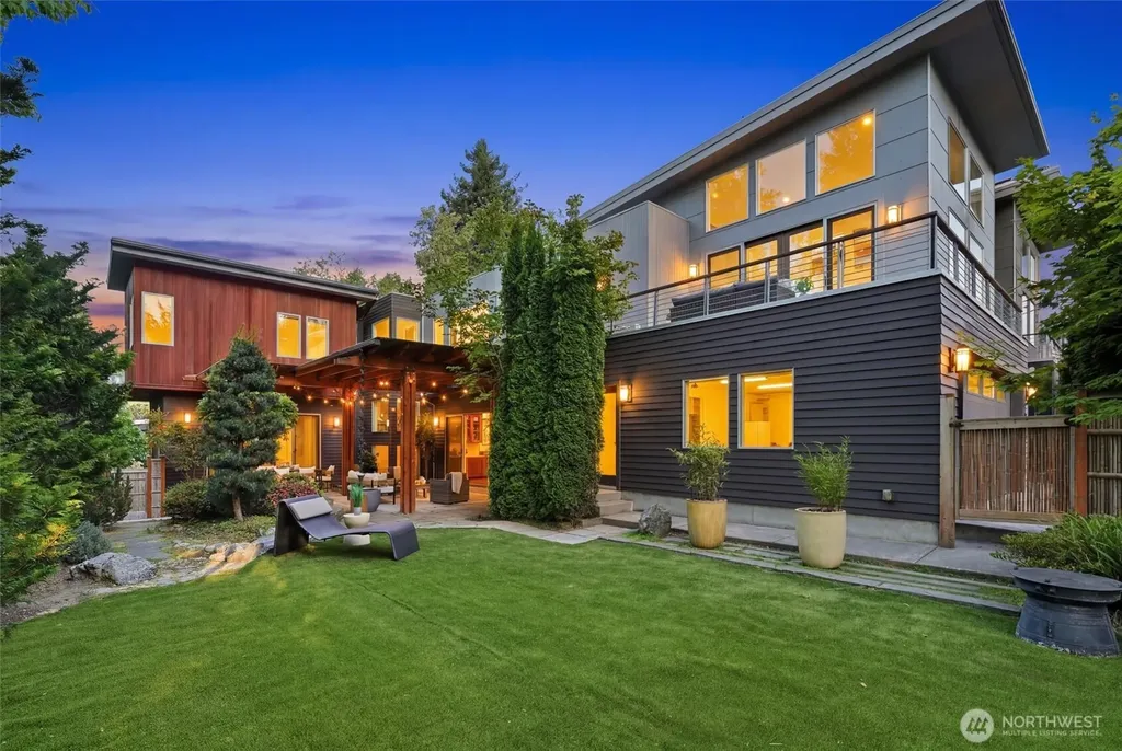 1533 38th Avenue E Seattle WA 98112