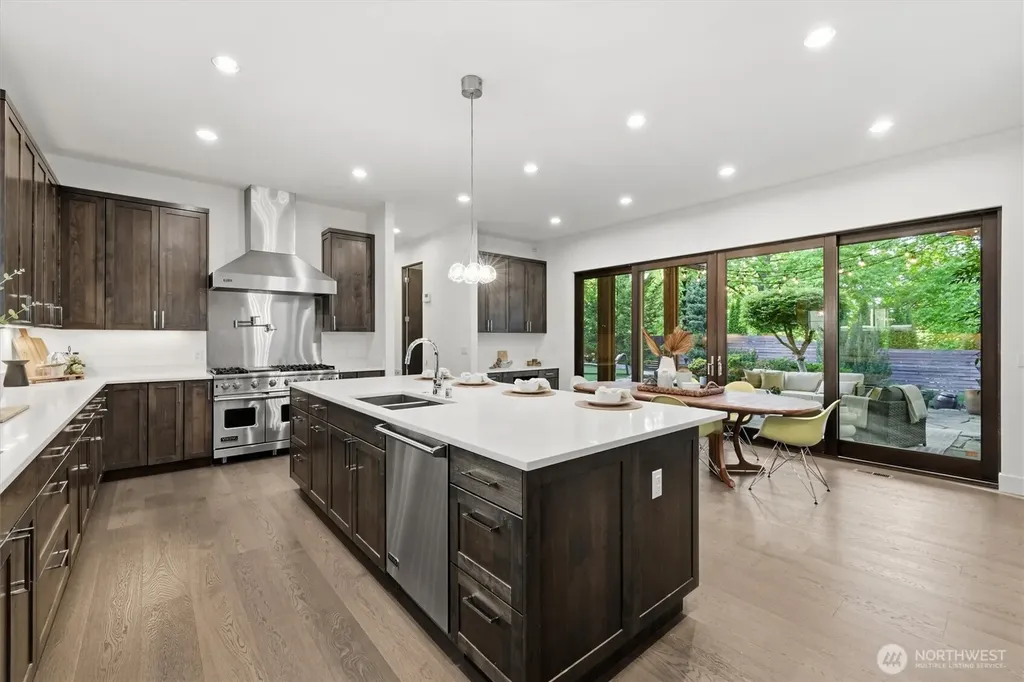 1533 38th Avenue E Seattle WA 98112