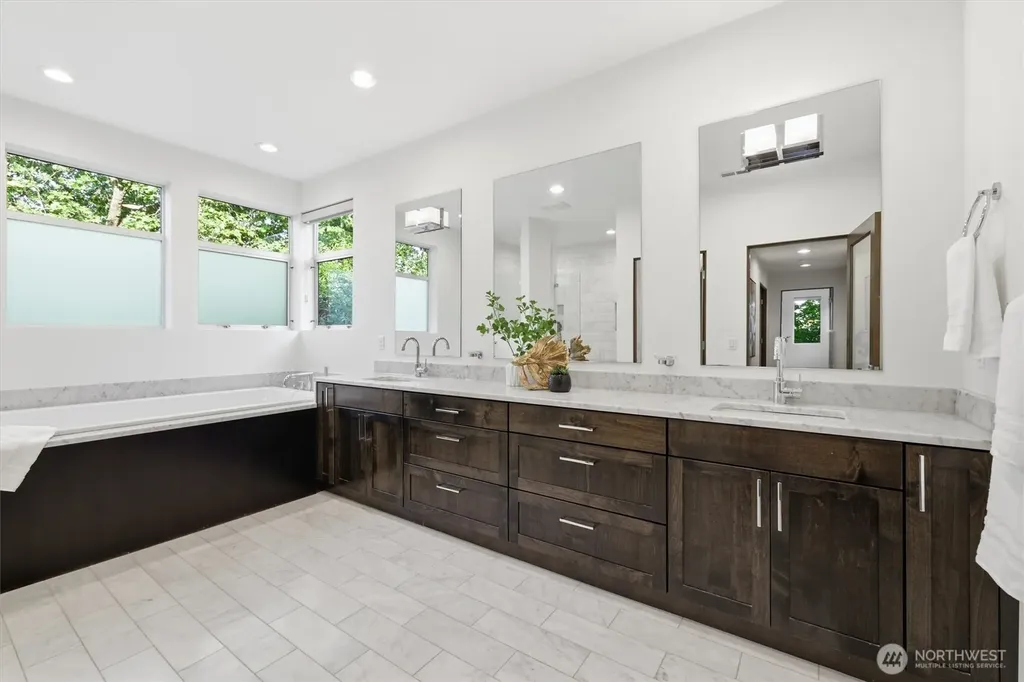 1533 38th Avenue E Seattle WA 98112