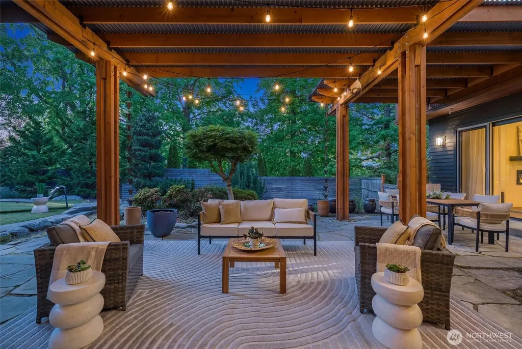 1533 38th Avenue E Seattle WA 98112