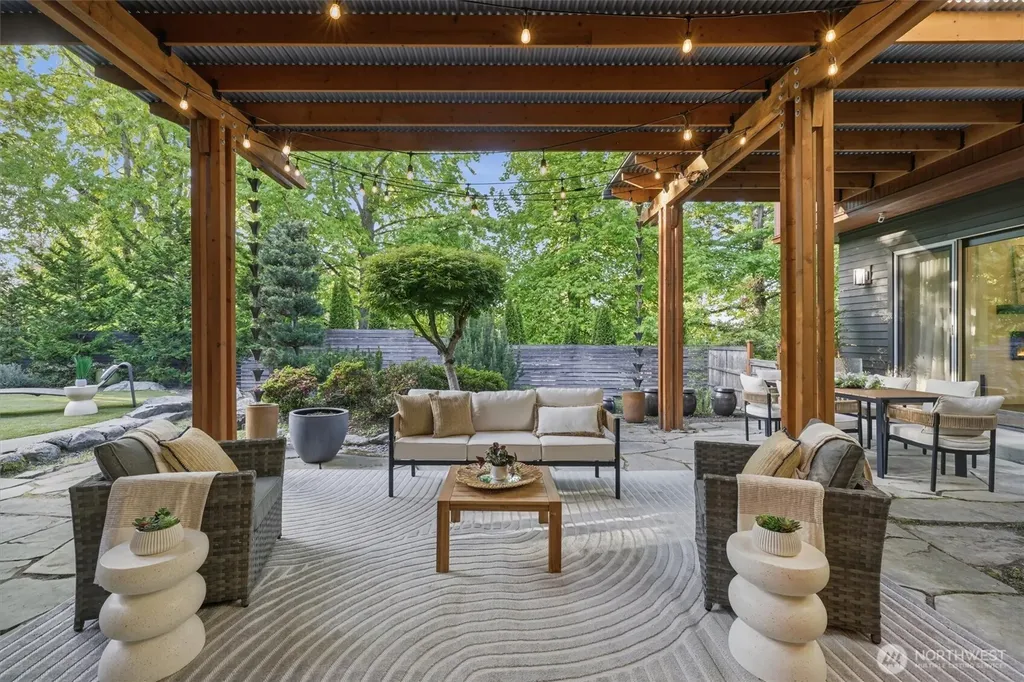 1533 38th Avenue E Seattle WA 98112
