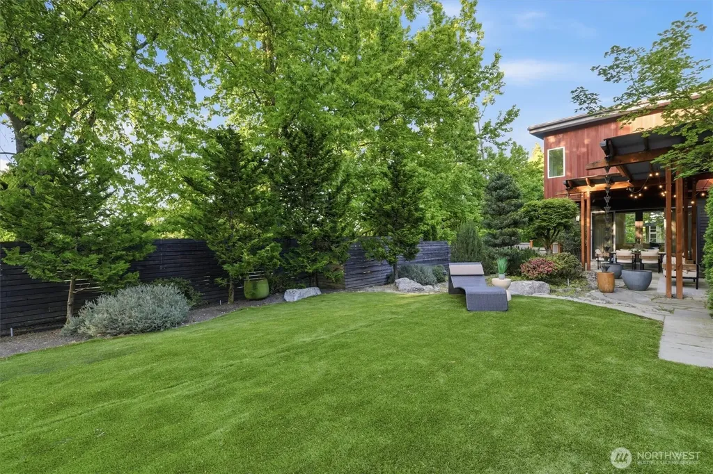 1533 38th Avenue E Seattle WA 98112