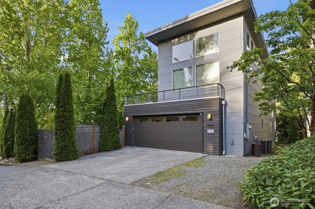 1533 38th Avenue E Seattle WA 98112