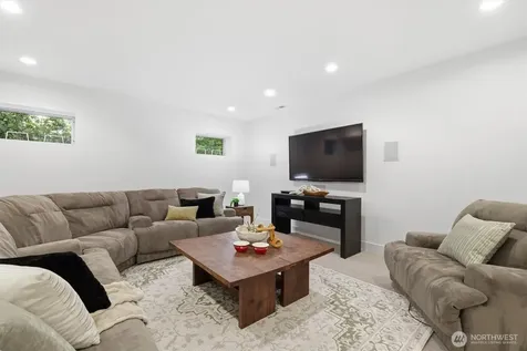 1533 38th Avenue E Seattle WA 98112