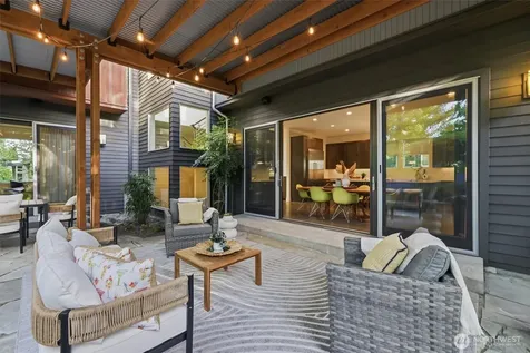 1533 38th Avenue E Seattle WA 98112