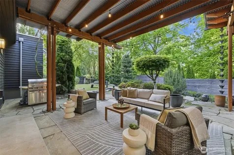 1533 38th Avenue E Seattle WA 98112