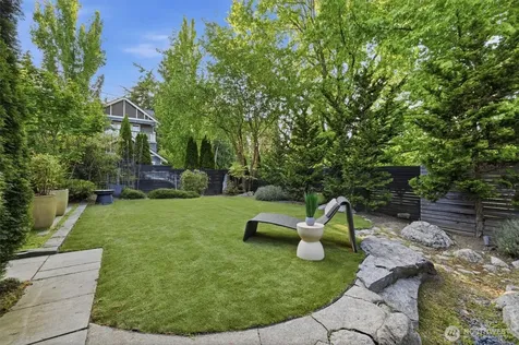 1533 38th Avenue E Seattle WA 98112