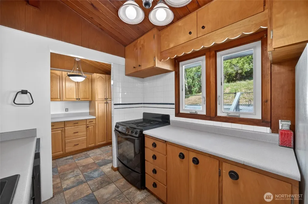 8442 Us Highway 12 Glenoma WA 98336