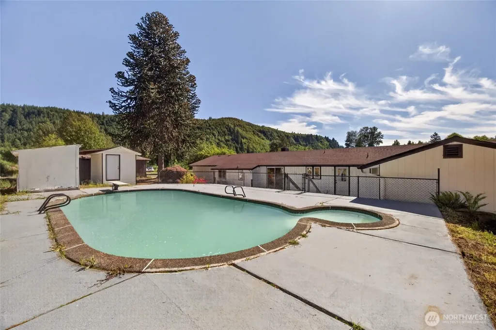 8442 Us Highway 12 Glenoma WA 98336