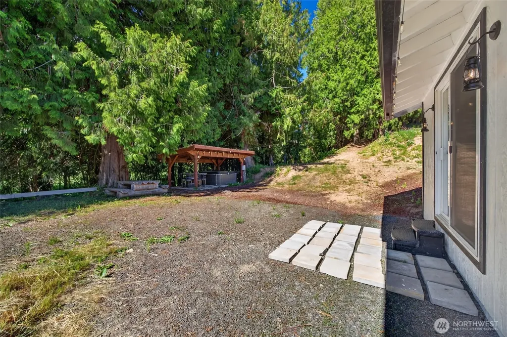 8442 Us Highway 12 Glenoma WA 98336