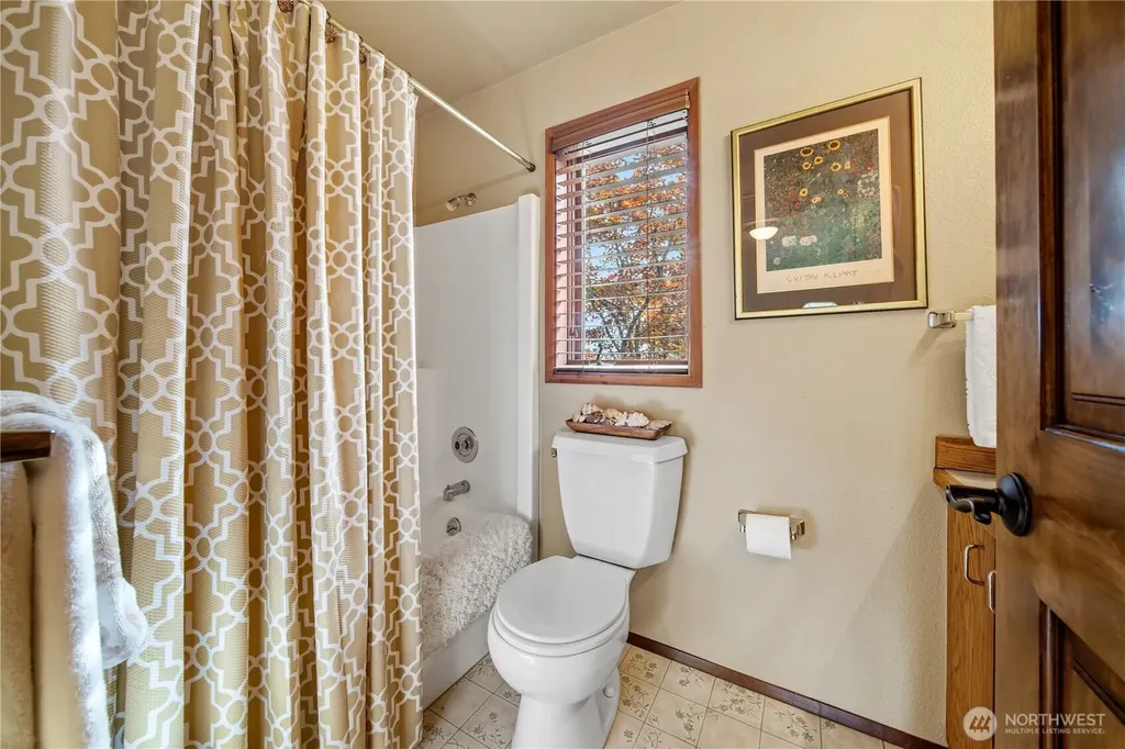 7104 166th Avenue E Sumner WA 98390