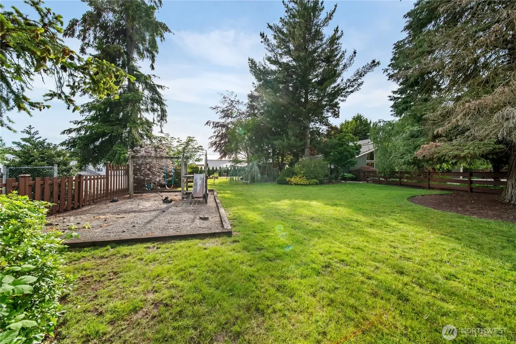 7104 166th Avenue E Sumner WA 98390