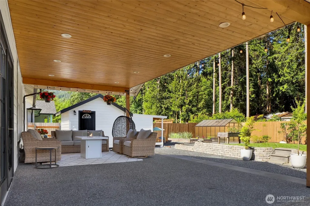8209 Colfax Court Maple Falls WA 98266