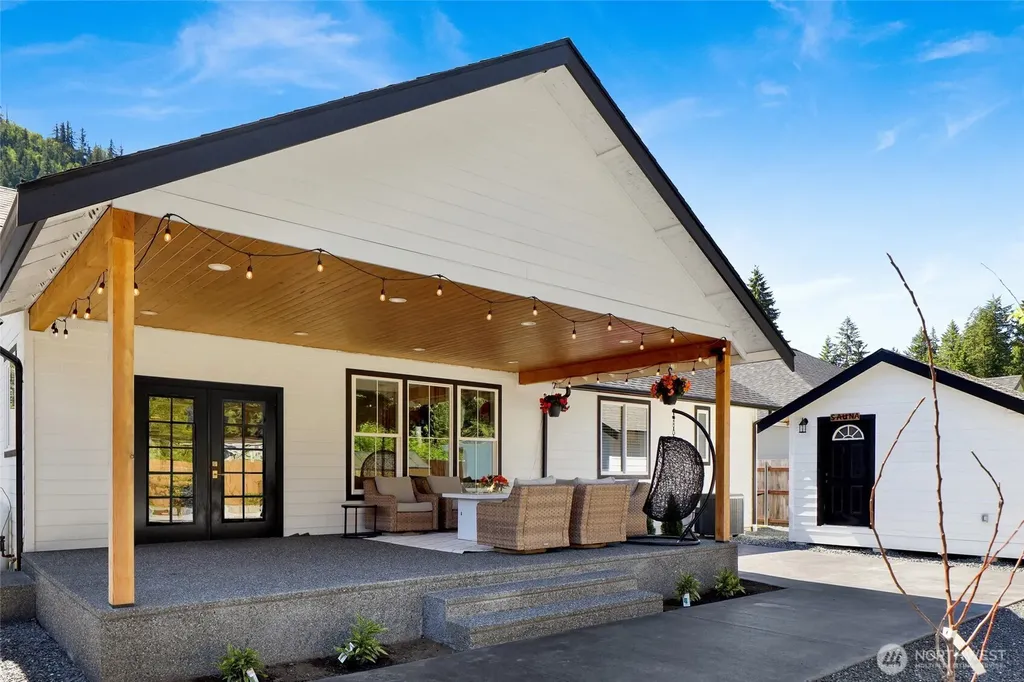 8209 Colfax Court Maple Falls WA 98266