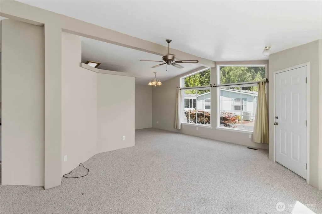 318 Peacock Lane Kelso WA 98626