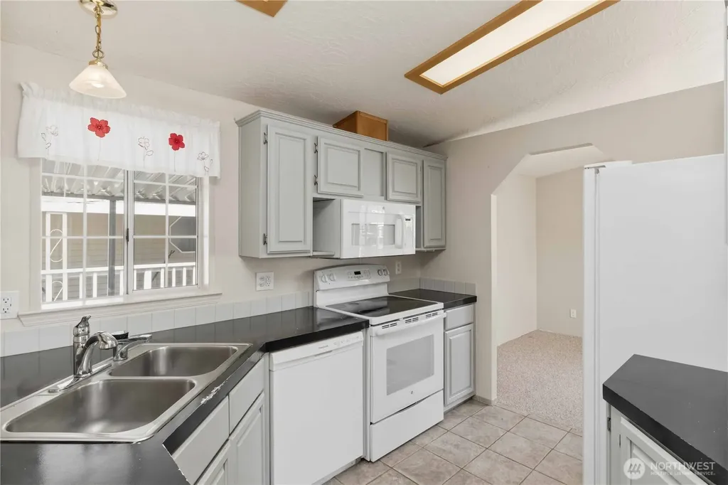318 Peacock Lane Kelso WA 98626