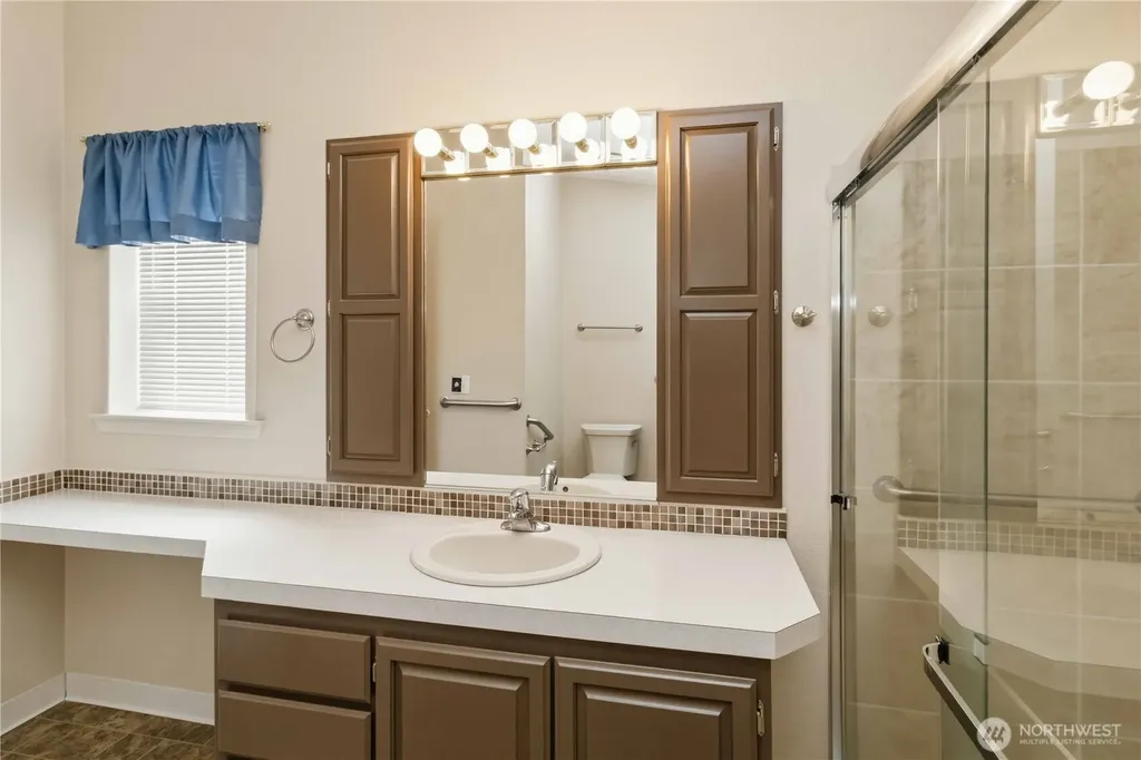 318 Peacock Lane Kelso WA 98626