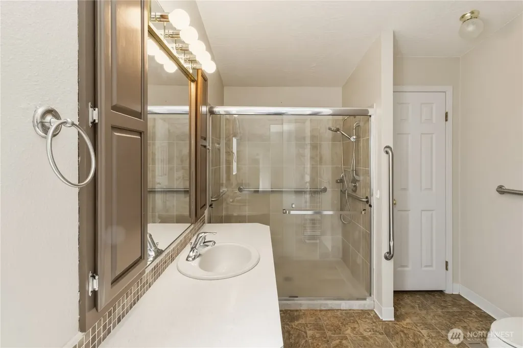 318 Peacock Lane Kelso WA 98626