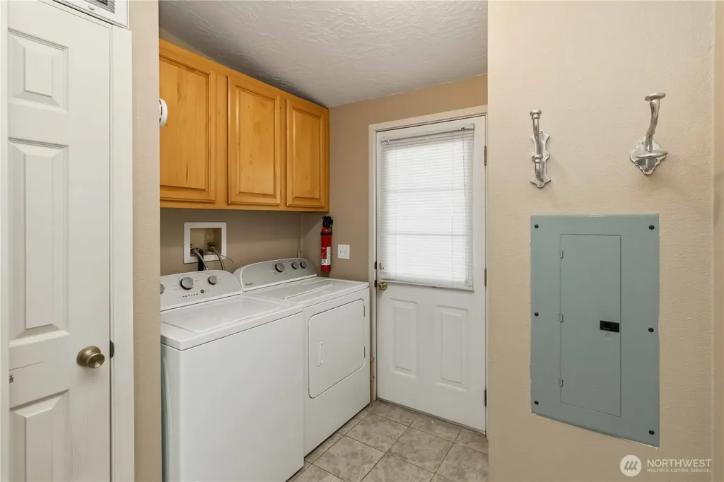 318 Peacock Lane Kelso WA 98626