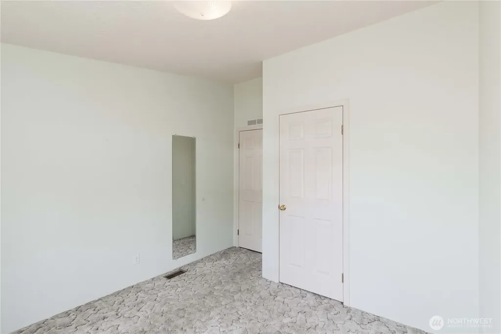 318 Peacock Lane Kelso WA 98626