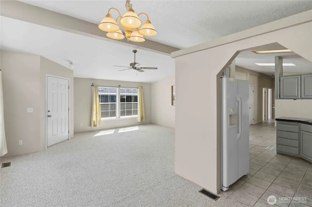 318 Peacock Lane Kelso WA 98626