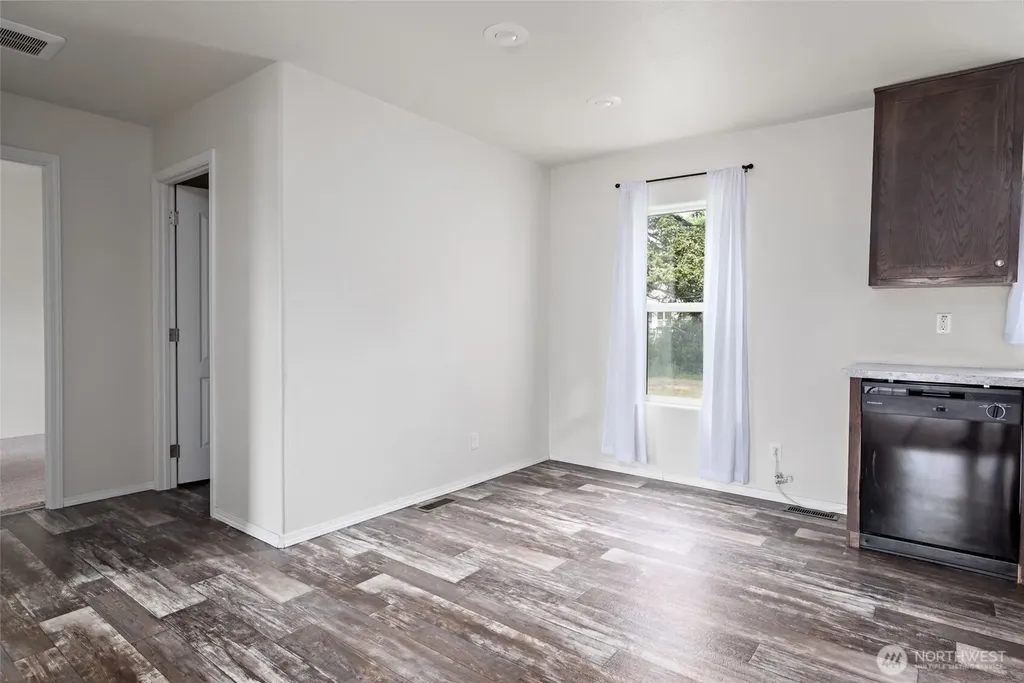 1108 Paul Avenue Oak Harbor WA 98277